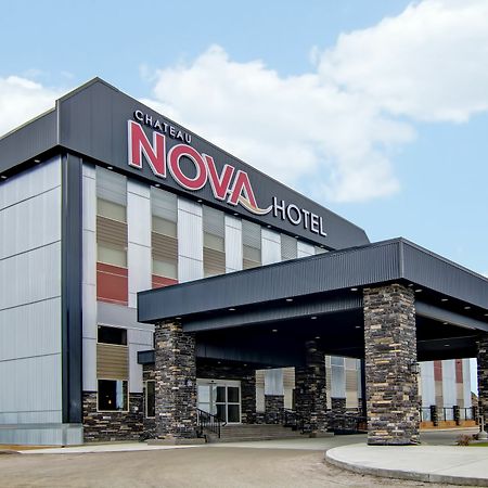 Chateau Nova Yellowknife Hotel Exterior photo