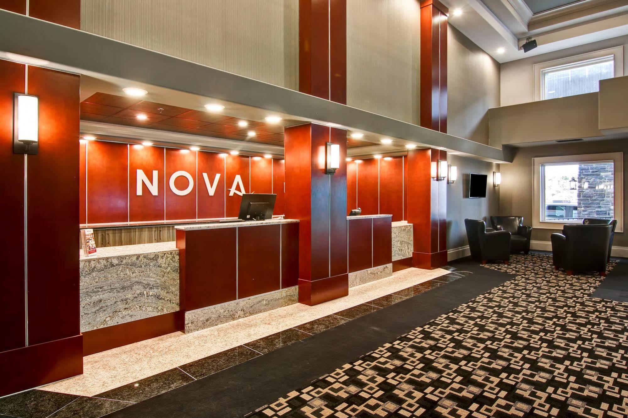 Chateau Nova Yellowknife Hotel Exterior photo