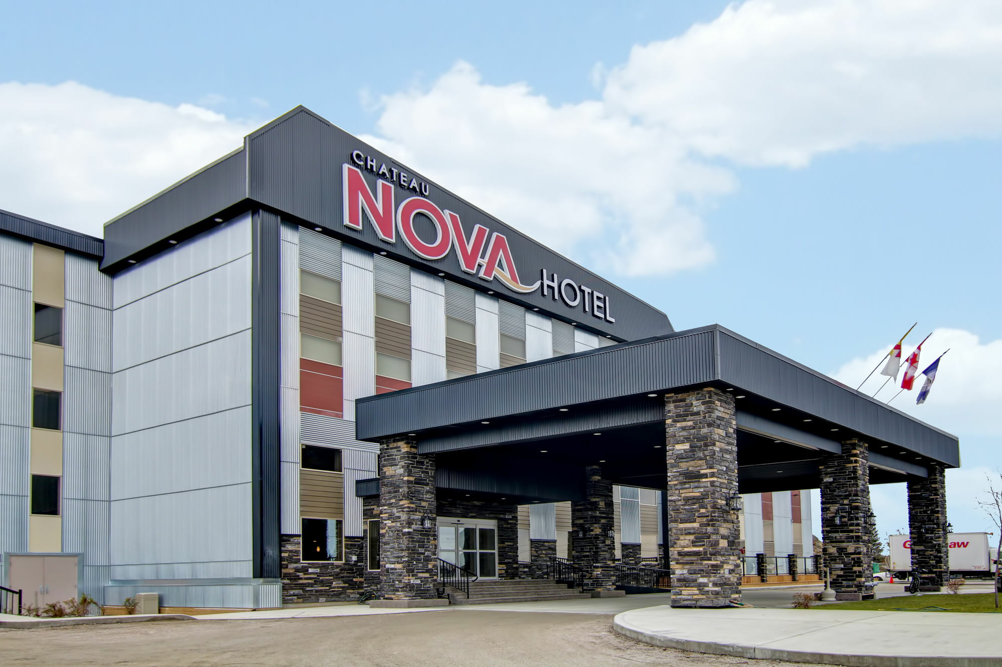 Chateau Nova Yellowknife Hotel Exterior photo